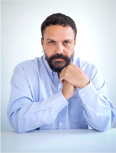 Paulo Scott (por Renato Parada) Paulo Scott (por Renato Parada)