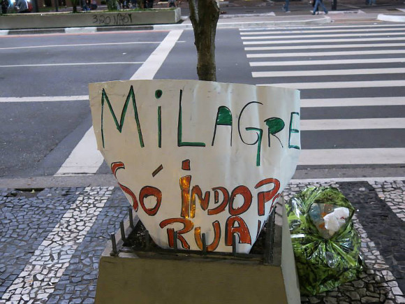 Cartazes das manifestações Cartazes das manifestações