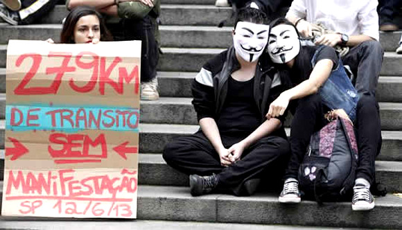 Cartazes das manifestações Cartazes das manifestações