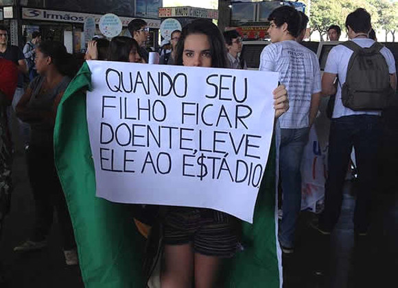 Cartazes das manifestações Cartazes das manifestações