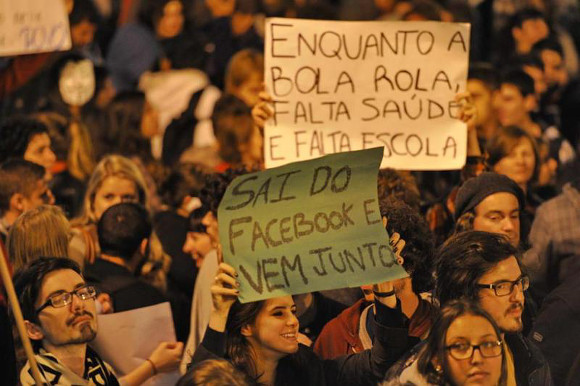 Cartazes das manifestações Cartazes das manifestações