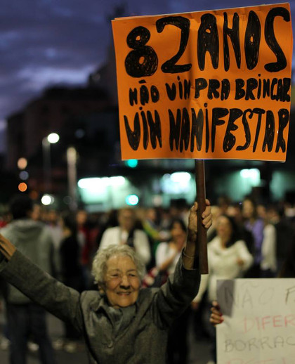 Cartazes das manifestações Cartazes das manifestações