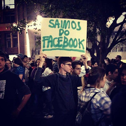 Cartazes das manifestações Cartazes das manifestações