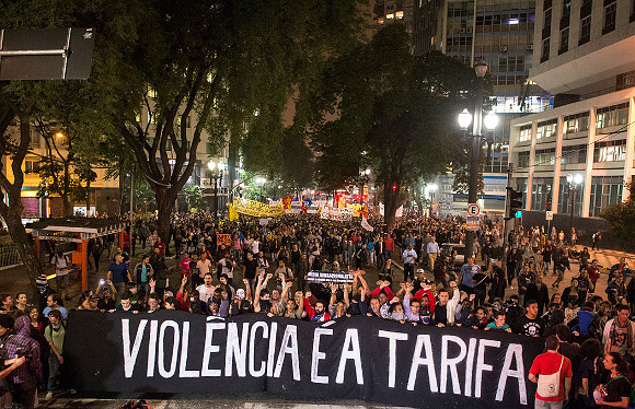 Cartazes das manifestações Cartazes das manifestações