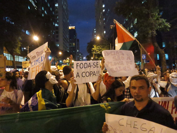 Cartazes das manifestações Cartazes das manifestações