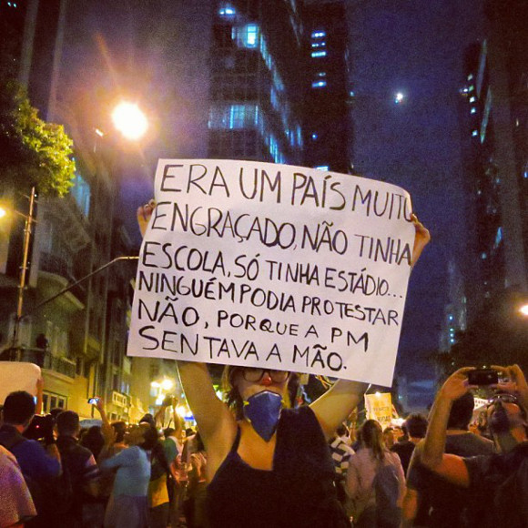 Cartazes das manifestações Cartazes das manifestações