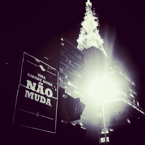 Cartazes das manifestações Cartazes das manifestações